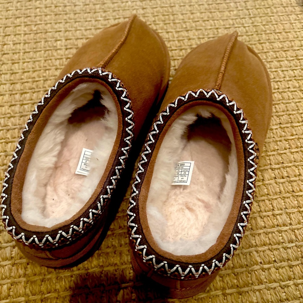 Uggs tasman slippers! NWOT🩷🩷